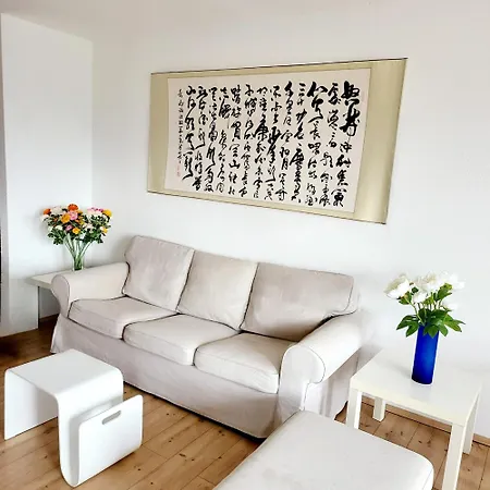 Apartment Book3Days-Stay4Days-1Dayfree!! Only Offer For Short Time, Ask Host For Details, 2 Apartments, 15 People, Free Parking, New Kitchen, Renovated Bathroom, High-Speed Internet *