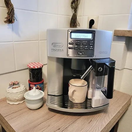 Apartment Book3Days-Stay4Days-1Dayfree!! Only Offer For Short Time, Ask Host For Details, 2 Apartments, 15 People, Free Parking, New Kitchen, Renovated Bathroom, High-Speed Internet *