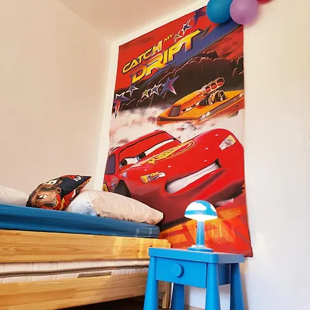Апартаменты Schonach Mountain-top, Forest, Free Parking, New Kitchen, Renovated Bathroom