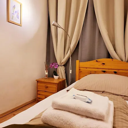 Book3Days-Stay4Days-1Dayfree!! Only Offer For Short Time, Ask Host For Details, 2 Apartments, 15 People, Free Parking, New Kitchen, Renovated Bathroom, High-Speed Internet Schonach im Schwarzwald