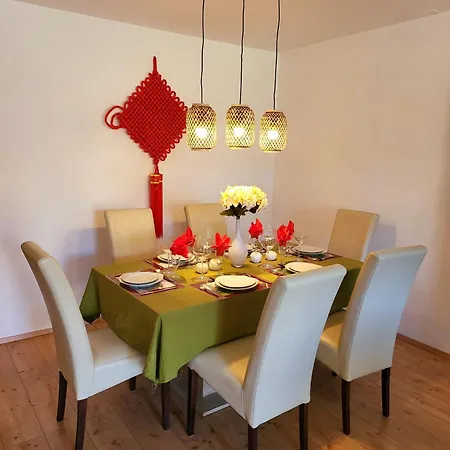 Two Apartments, 15 People, Free Parking, New Kitchen, Renovated Bathroom, High-Speed Internet Appartement Schonach im Schwarzwald