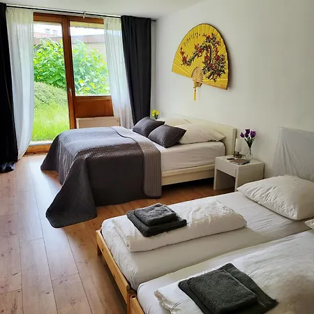 Apartment Book3Days-Stay4Days-1Dayfree!! Only Offer For Short Time, Ask Host For Details, 2 Apartments, 15 People, Free Parking, New Kitchen, Renovated Bathroom, High-Speed Internet