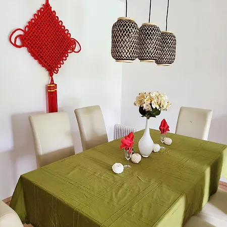 Apartment Book3Days-Stay4Days-1Dayfree!! Only Offer For Short Time, Ask Host For Details, 2 Apartments, 15 People, Free Parking, New Kitchen, Renovated Bathroom, High-Speed Internet