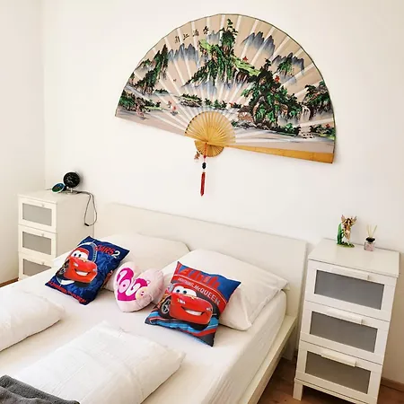 Book3Days-Stay4Days-1Dayfree!! Only Offer For Short Time, Ask Host For Details, 2 Apartments, 15 People, Free Parking, New Kitchen, Renovated Bathroom, High-Speed Internet *