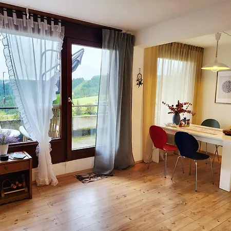 Апартаменты Schonach Mountain-top, Forest, Free Parking, New Kitchen, Renovated Bathroom