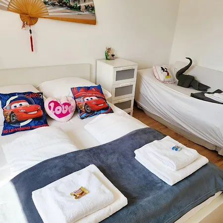 Schonach mountain-Top, forest, free parking, new kitchen, high-speed internet Apartment *